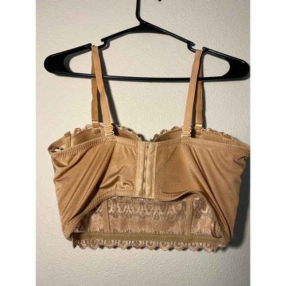 Windsor Reigning Lace Crop Top - Picture 4 of 5